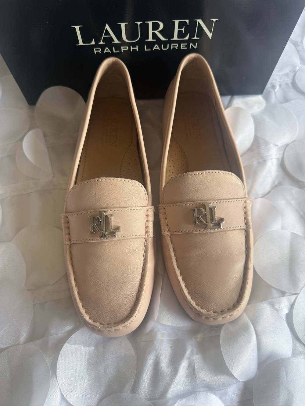 Ralph Lauren Nude Leather RL Logo Loafers - Picture 2 of 5